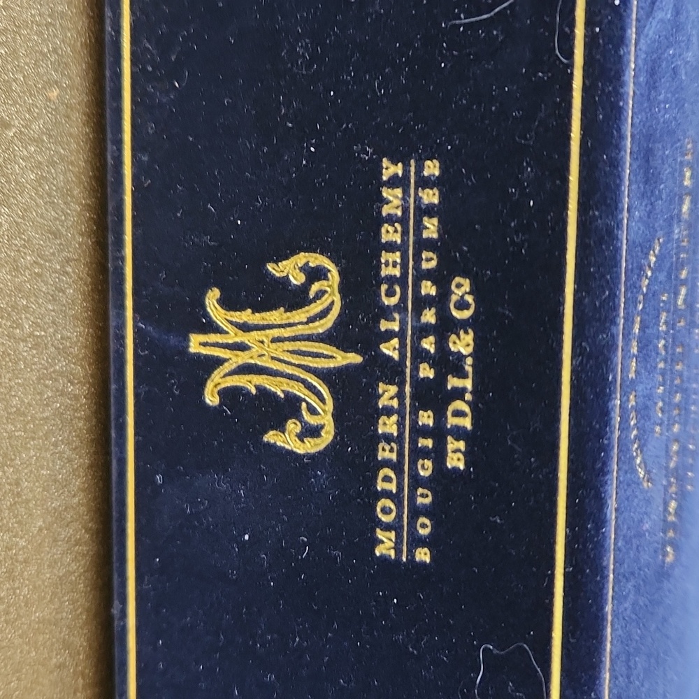 Modern Alchemy elegantly fragrance d candles